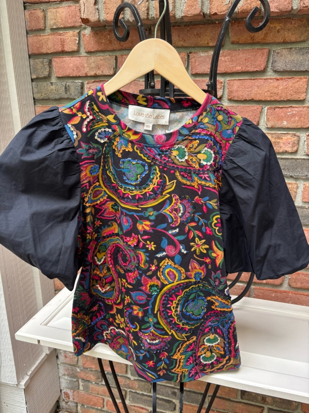 Love the Label Black Paisley Puff-Sleeve Women's Top